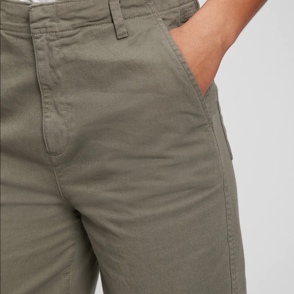 Gap loose fit wide-leg khakis - Picture 4 of 5